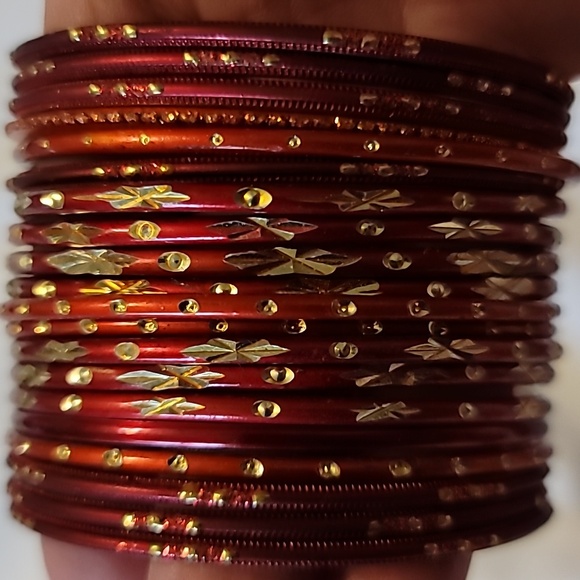 Set of 20 Red and Orange (Golden Accents) Stackable Wire Bracelets - Picture 4 of 4